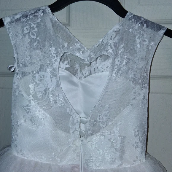 White Floral Appliqué Tulle Layered Girls' Dress With Cream Satin Under Skirt - Picture 5 of 6